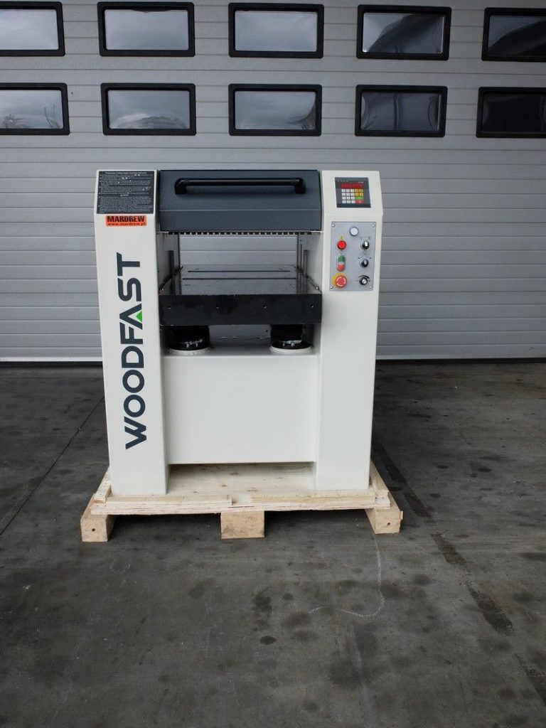 Grubościówka, Strugarka WOODFAST TH 530